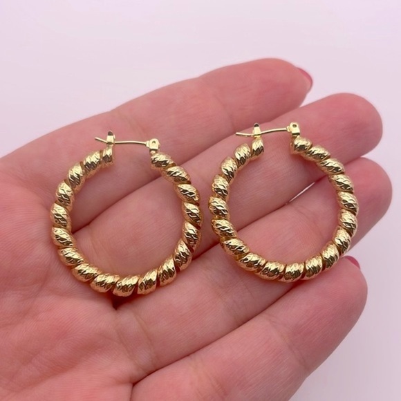 Jewelry - 18k gold plated medium twisted hoop earrings